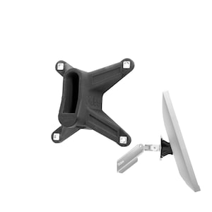 Pode incluir: Um suporte de parede preto com um braço prateado para um monitor. O suporte de parede tem um recorte para cabos e o texto "J-dee" está impresso no lado. O braço é ajustável e pode ser movido para cima e para baixo, para a esquerda e para a direita.