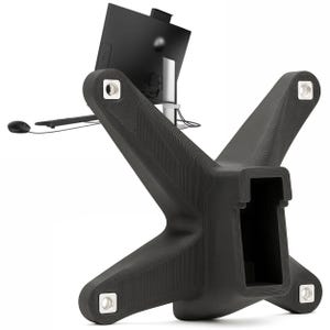 Puede incluir: Un soporte negro en forma de X para monitor de ordenador con una base cuadrada y cuatro patas anguladas. El soporte tiene una superficie texturizada y sostiene un monitor negro, un teclado y un ratón. El soporte tiene cuatro sujetadores plateados.