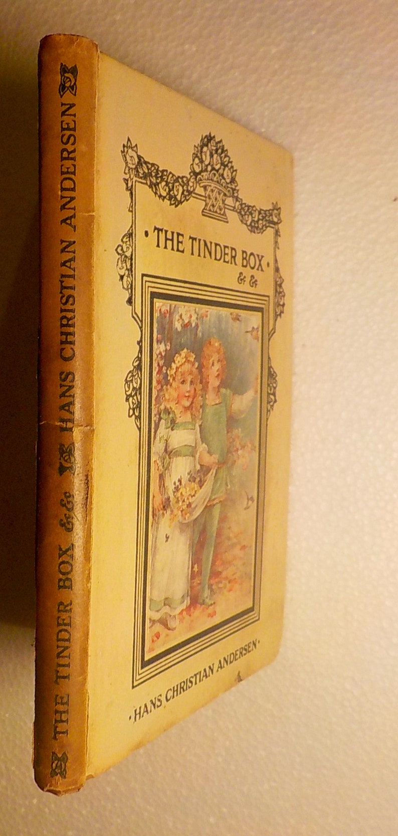 The Tinder Box etc etc por Hans Christian Andersen imagen 4