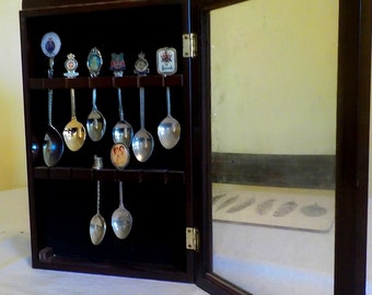 English Royal Souvenir Spoon Collection (8 Spoons) in Glass Fronted Display Case