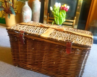 Vintage/retro large wicker basket