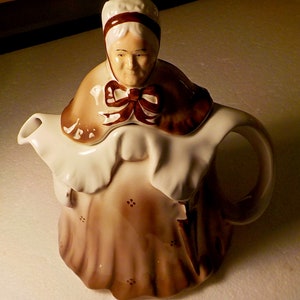 Tony Woods Studio Teekanne kleine alte Dame (1980er Jahre)