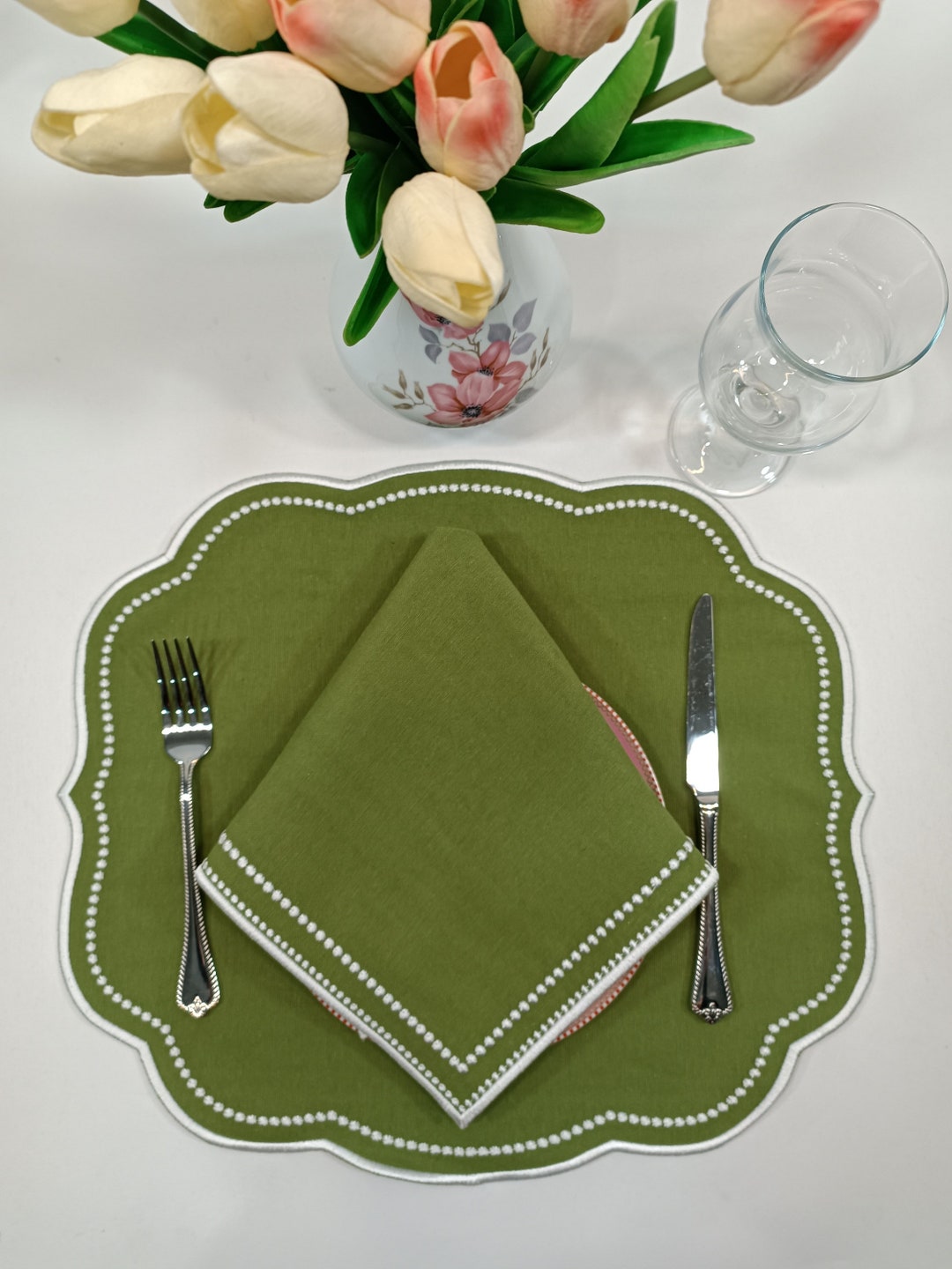 12 Pieces Beautiful Placemats and Napkins Set for 6 Embroidered White