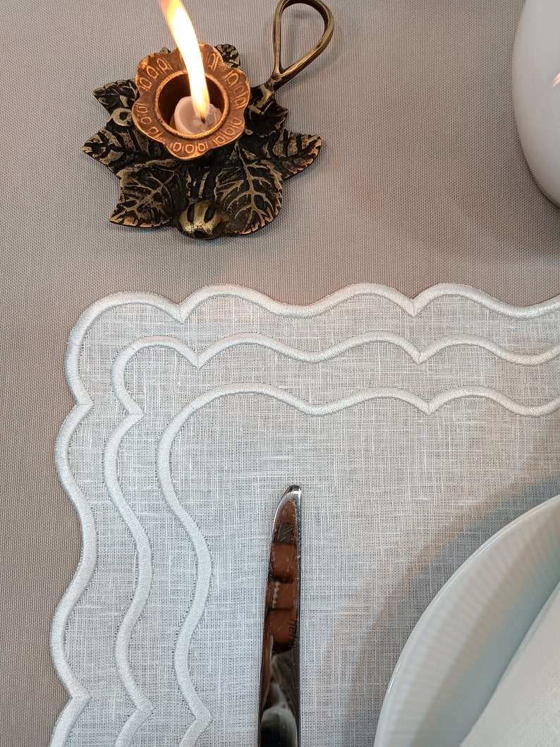 12 Pieces White Placemats and Napkins Reusable Small Embossed Napkins