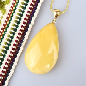 Teardrop Amber Pendant, Silver and Amber Pendant, White Amber, Amber Beautiful Gemstone Jewerly, Gift for Her and Him, Natural Baltic Amber