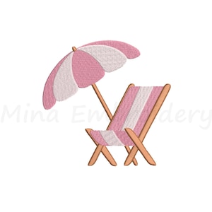 Op de afbeelding: Een geborduurd ontwerp met een roze en wit gestreepte strandstoel en een bijpassende parasol. De parasol is open en de stoel staat in een ontspannen positie. De tekst "Mina Embroidery" is zichtbaar.