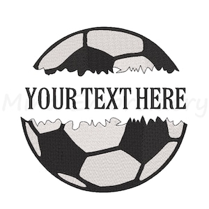 Peut inclure: Un ballon de football noir et blanc avec un bord dentelé, avec le texte "YOUR TEXT HERE" au milieu.