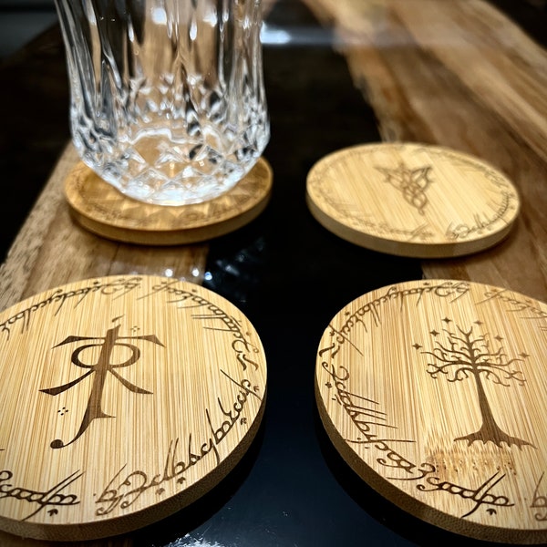 Lot de 4 sous-verres en bois de bambou inspiré de l’univers Tolkien