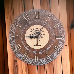 Horloge murale Tolkien en bois