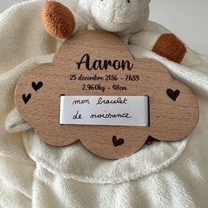 Suporte de pulseira de madeira para nascimento de bebê personalizado