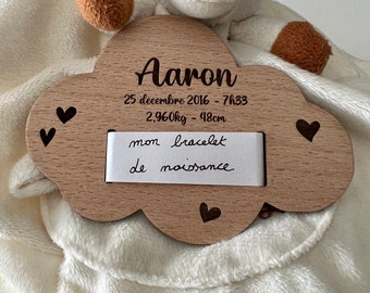 Support bracelet de naissance maternité personnalisé bébé en bois