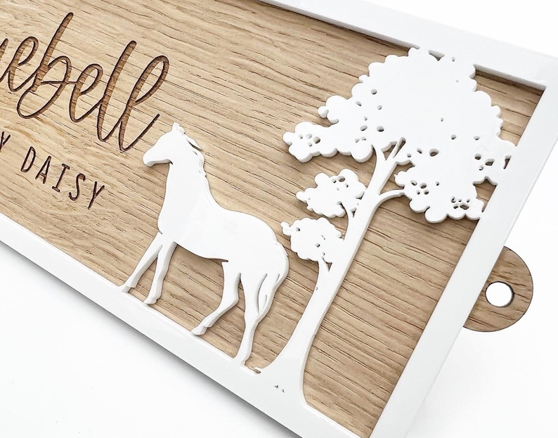 Plaque Personnalisée Pour Box De Cheval Design Bulles Violet Et Blanc - Cadeau Idéal Pour Cavalier