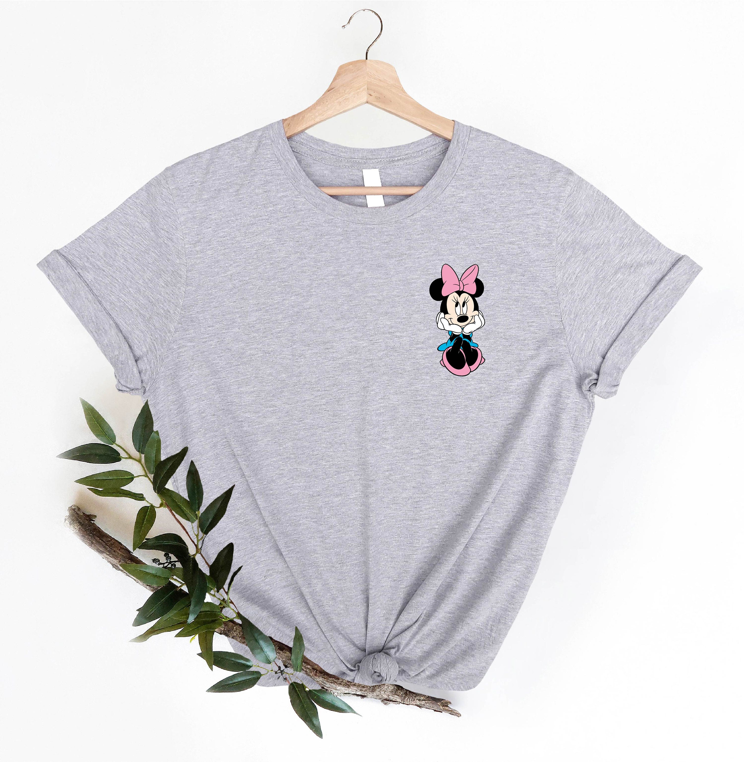 かわいいミニーマウスTシャツ、ヴィンテージミニーシャツ、パーソナライズシャツ、カスタムTシャツ、アニメーションミニー、彼女へのプレゼント、かわいいギフト、ディズニー旅行