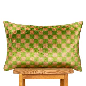 Almofada Ikat de veludo de seda tecida à mão: Almofada decorativa xadrez verde