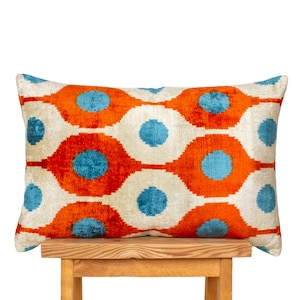 Ikat fluwelen kussen verbrand oranje: handgemaakte zijde, polkadot