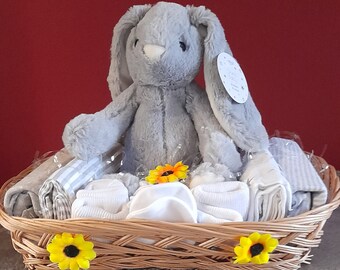 New baby cute gift hamper