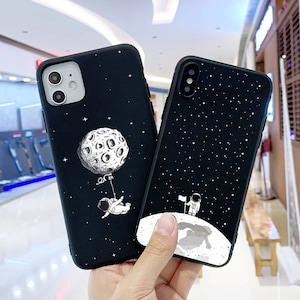 Despega con estilo: adorables fundas de astronautas de dibujos animados para todos los iPhone