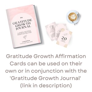 K&ouml;nnte beinhalten: Ein rosa-wei&szlig;es Dankbarkeits-Wachstums-Tagebuch mit dem Text "the GRATITUDE GROWTH JOURNAL" und "a journal from YOUR NAME GOES HERE". Es gibt auch drei rosa Affirmationskarten mit goldenen Akzenten und dem Text "I AM THANKFUL BECAUSE..." und "20 GRATITUDE AFFIRMATIONS".