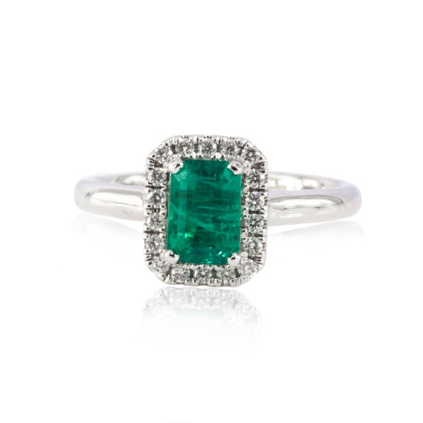 Real Emerald Octagon & Natural Diamond Halo Ring 0.95ct Emerald - 18ct White Gold - 3.66 grams