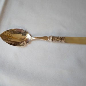Spoon Vintage Mother-of-Pearl Cutlery EPNS Sheffield silver-plated England around 1900