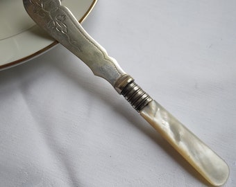 Butter knife EPNS Sheffield vintage mother-of-pearl silvered England around 1900