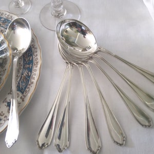 8 grosse Suppenlöffel Gourmetlöffel von 1921 Vintage EPNS versilbert Vorlegebesteck