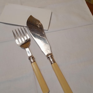2 Fish Serving Cutlery EPNS Sheffield Silver Plated Vintage England around 1900