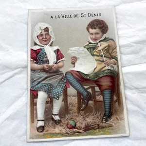 Spätes 19.Jh. - Antike Französische Handels Karte - À la Ville de St Denis - Kinder stricken Illustration