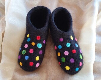 Felt shoes in black with colorful dots size 39/40, gift for birthday, Christmas, Easter, all kinds of occasions, have it yourself:-)