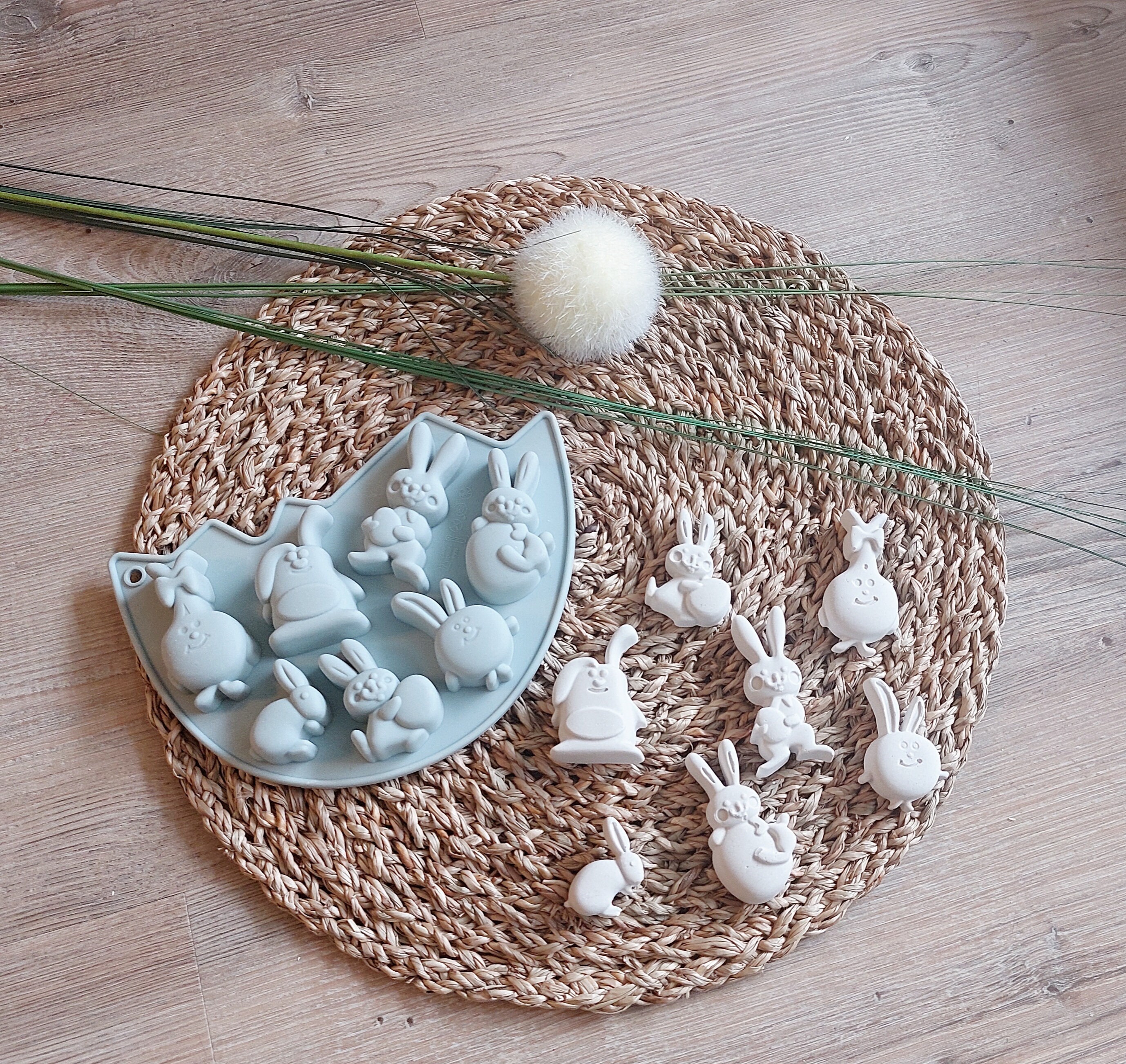 Silikonform 7 Häschen Osterhase Ostern Hase Gießen Gips Raysin Beton Keraflott Gießform