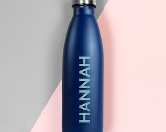 Gepersonaliseerde bold name blauwe kleur metaal geïsoleerde drinkfles 500 ml