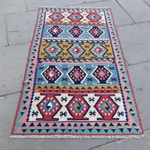 Vintage Turkish Kilim Rug: Handmade Wool Anatolian Decor (5.7x3.2 ft)