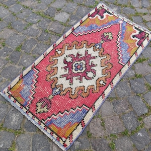 Vintage Turkish Kilim Rug Mat: Small Wool Entryway Rug (3.1x1.5 ft)