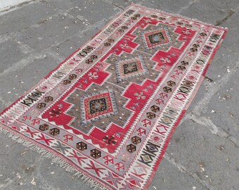 Alfombra Kilim vintage tejida a mano: alfombra turca de lana roja de 1,9 x 1 m
