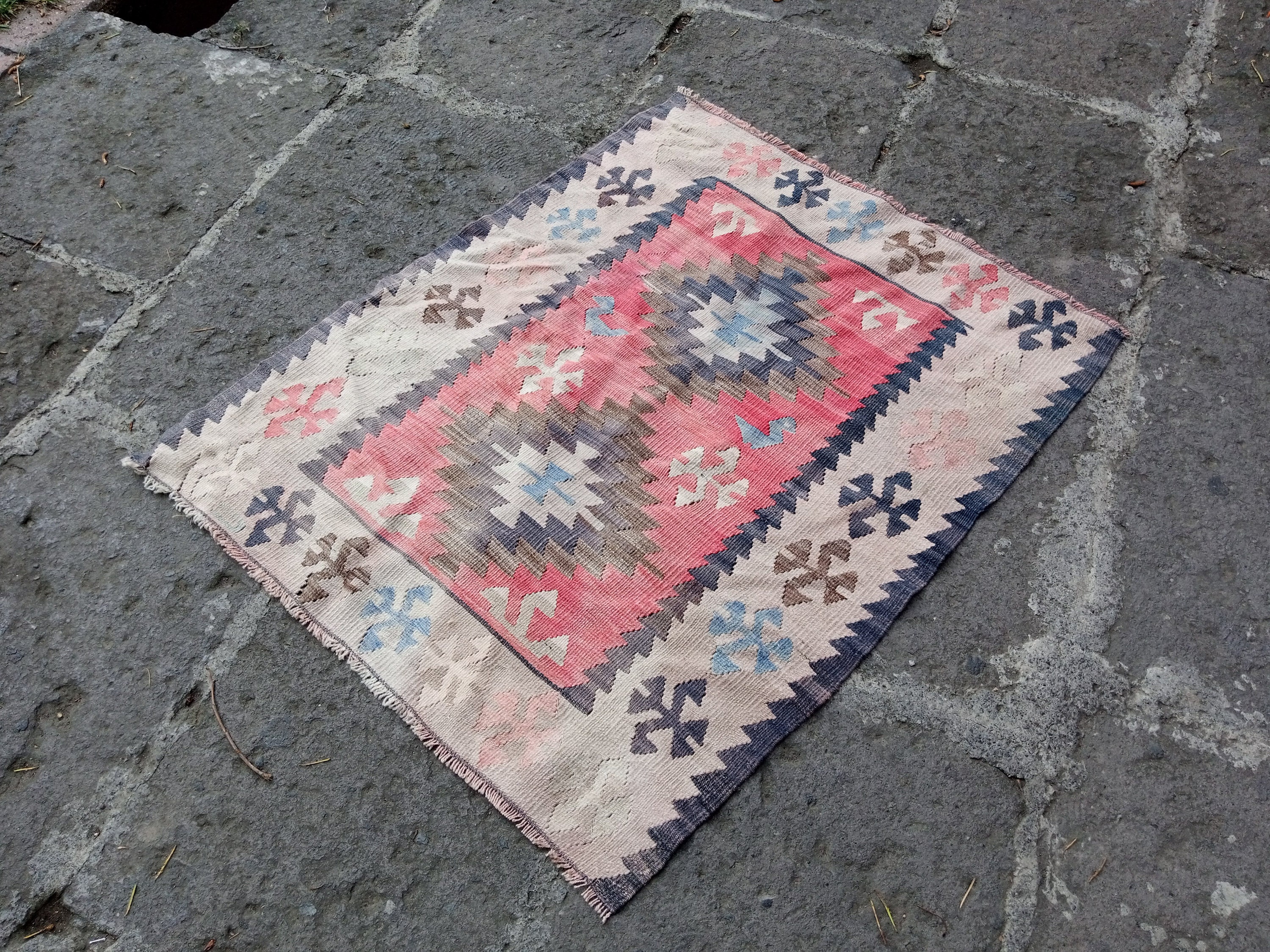 ヴィンテージトルコキリムラグ：小さなウール平織り玄関用ラグ（3.2 x