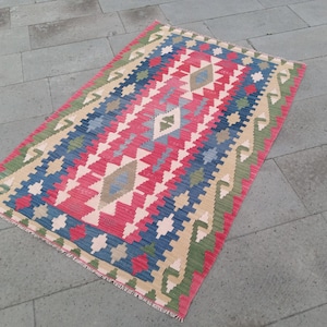 Vintage Turkish Kilim Rug: Handmade Wool, Red Accent (5.1 ft)