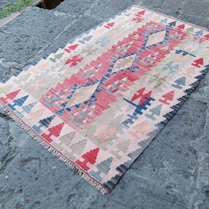Vintage Pastel Kilim Rug: Handmade Turkish Wool (5.4x3.3 ft)
