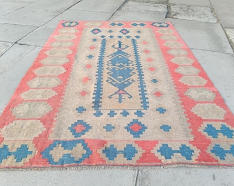 Vintage Handwoven Kilim Rug: 5.9x3.9 ft Wool Area Rug