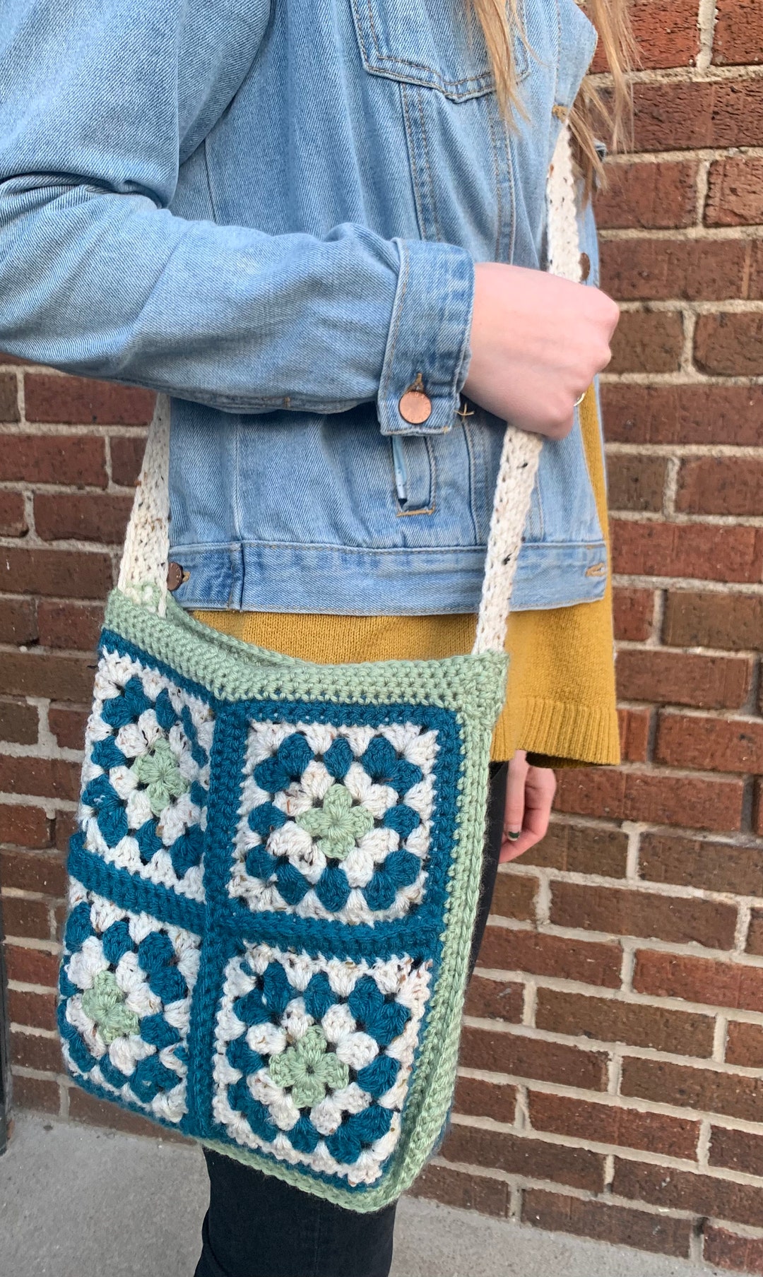 Rumi- CROCHET CROSSBODY BAG main image 1