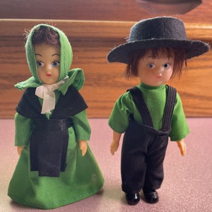 1960s Amish Boy and Girl Dolls and Postcard, Vintage Amish Boy and Girl Dolls, 1960s Amish Dolls, Vintage Amish Dolls
