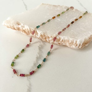 Multi color Turmalin Bead Wire Wrap Kette in Gelbgold filled, Turmalinkette