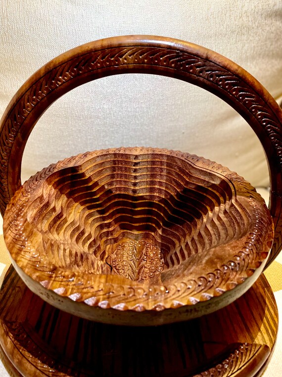 Handmade Rosewood Collapsible Basket: Elegant Carved Centerpiece