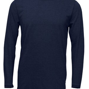 Peut inclure: Un t-shirt &agrave; manches longues bleu marine. Le t-shirt est fait d'un tissu doux et confortable.