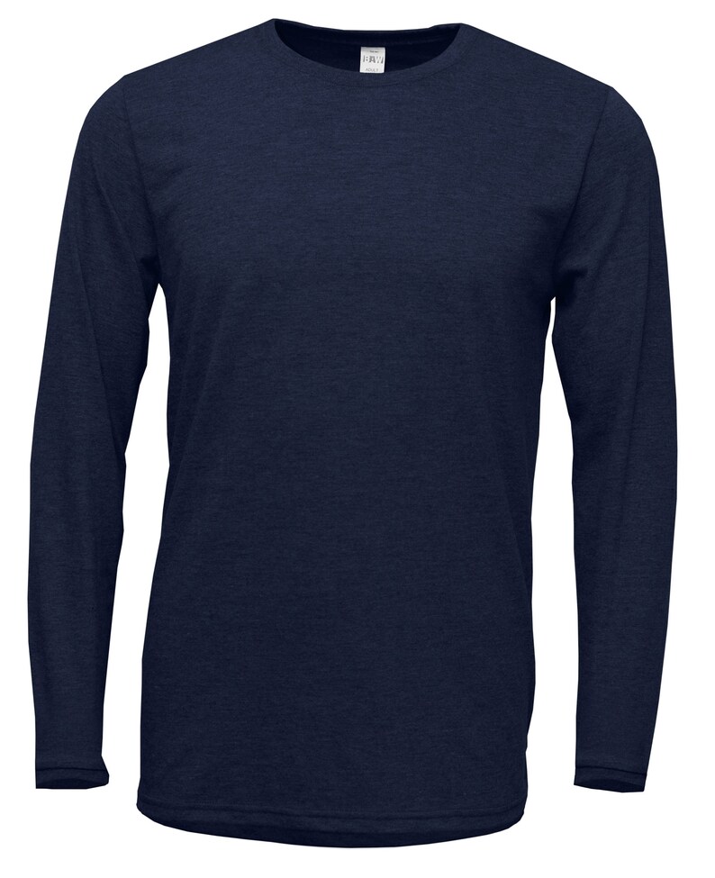 Peut inclure: Un t-shirt &agrave; manches longues bleu marine. Le t-shirt est fait d'un tissu doux et confortable.