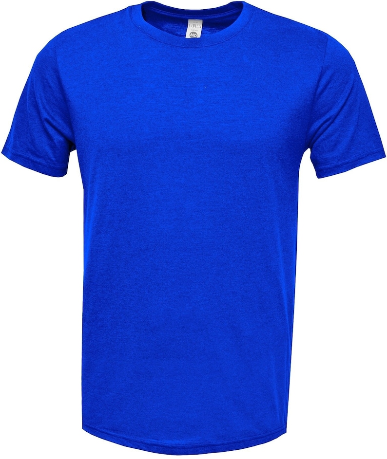 Pode incluir: Uma camiseta azul royal s&oacute;lida com mangas curtas e gola redonda.
