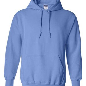Puede incluir: Sudadera con capucha azul claro con bolsillo de canguro y capucha con cord&oacute;n. La sudadera est&aacute; hecha de un material suave y c&oacute;modo. Los pu&ntilde;os y la cintura son acanalados.