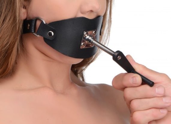 BDSM Crank Ball Gag Oral Sex Mouth Gagbdsm Slave Gagopen wife 570x413 Porn Photo Hd BDSM Crank Ball Gag Oral Sex Mouth Gagbdsm Slave Gagopen image photo