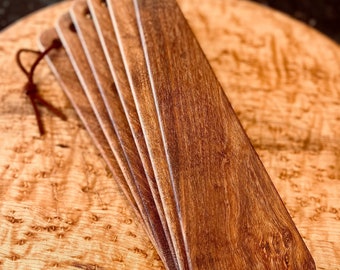 Espátula Cowboy Spatula ® de mezquite texano hecha a mano: utensilio de cocina de madera personalizado