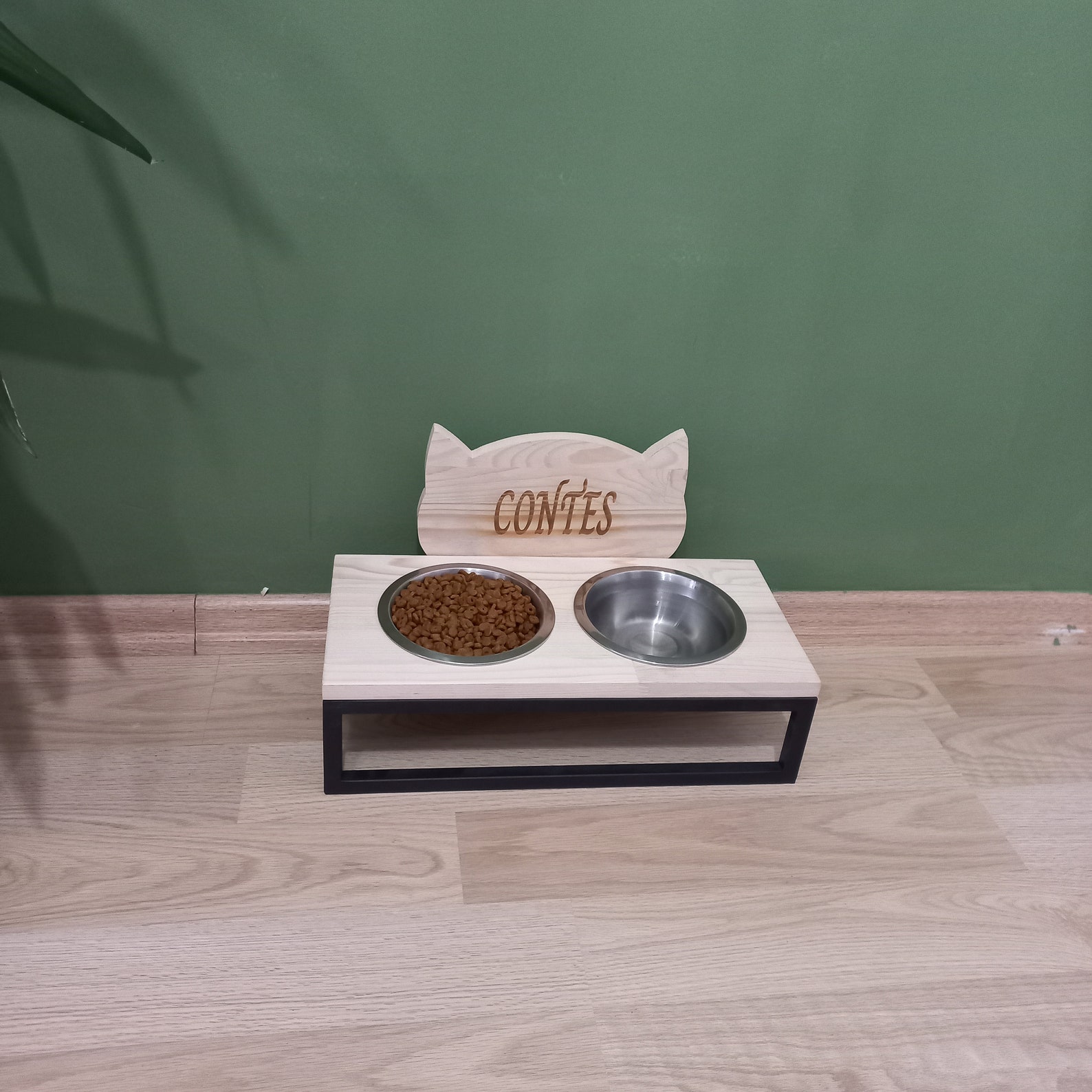 Personalized Pet Food Stand, Pet Food Bowl, Metal and Wooden Pet Food