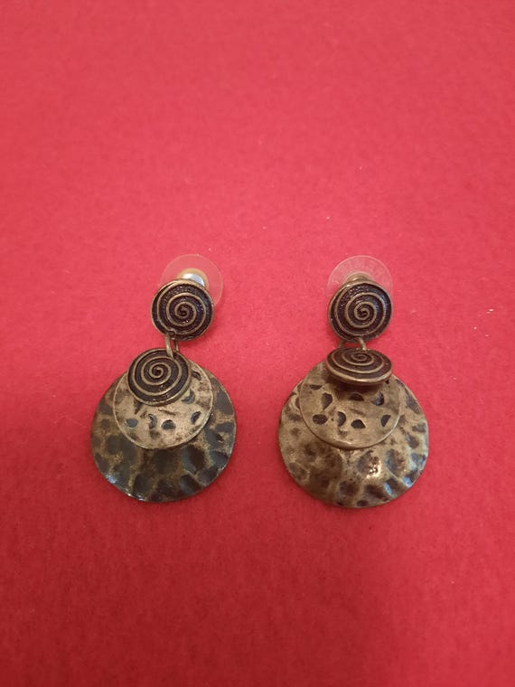 Premier Designs Hammered Brass Swirl Circle Brutalist Earrings